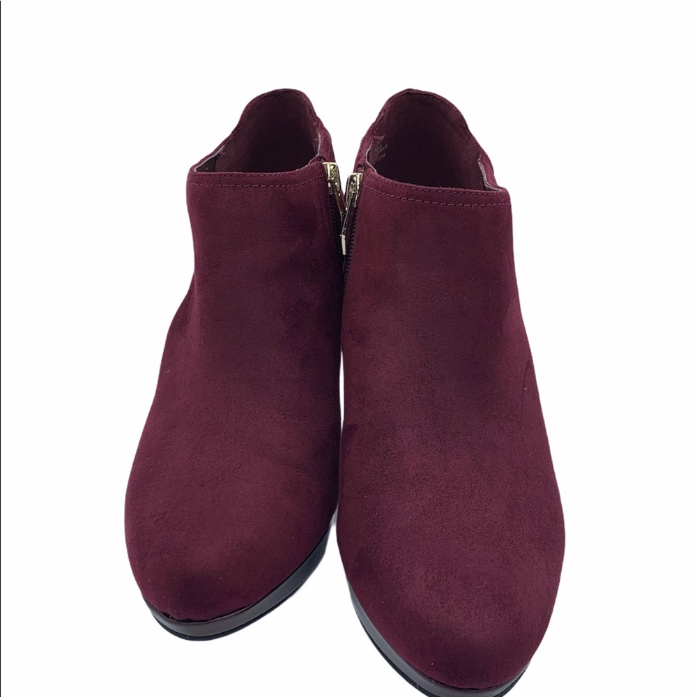 Liz Claiborne  Garnet platform booties size…
